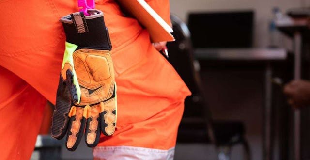 Top 10 Impact Gloves for Construction Workers in the UAE